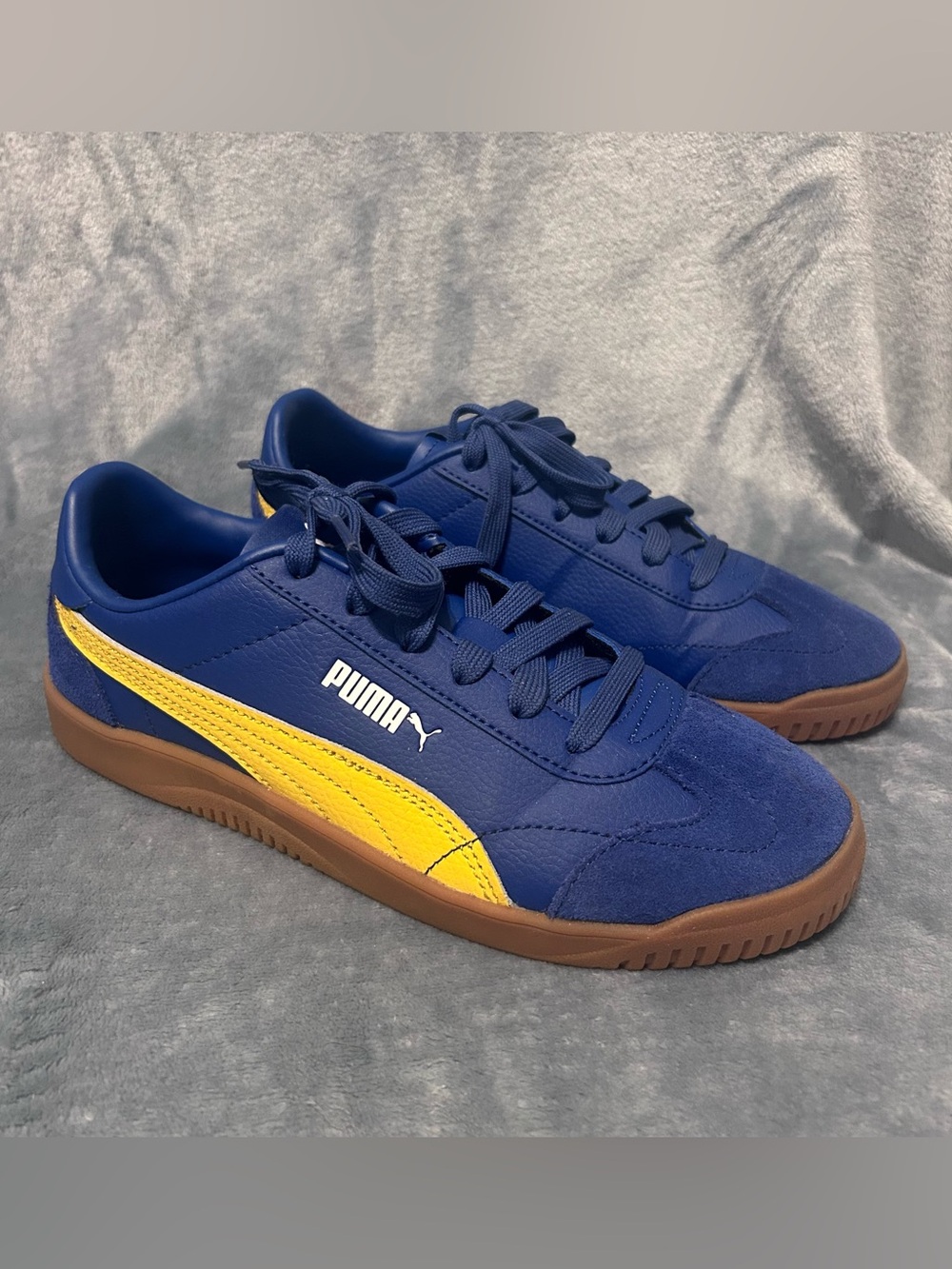 PUMA 5V5 Boy’s  Blue and Yellow Sneakers Size 6.0